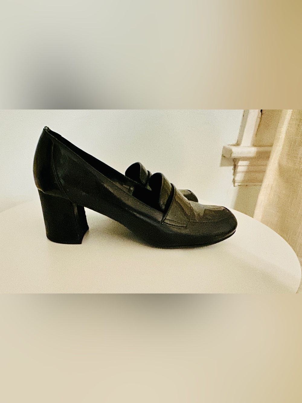 Tahari Black Patent Leather Loafer
Heels Pumps Size 7.5